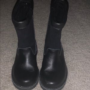 Black uggboots